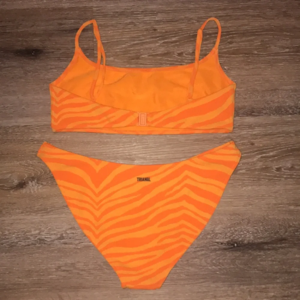 Only worn once - Picture 2 of 4